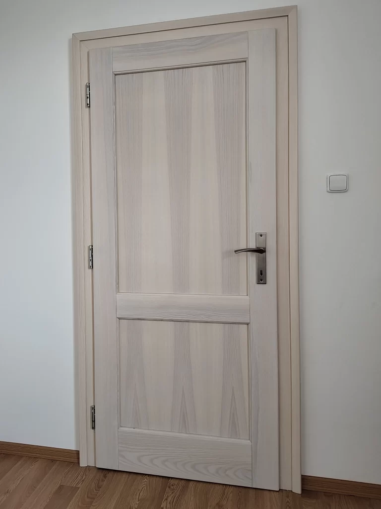 Vnitřní dveře mořené na bílo